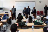 Rektör Karakaş, öğrencilerle bir araya geldi