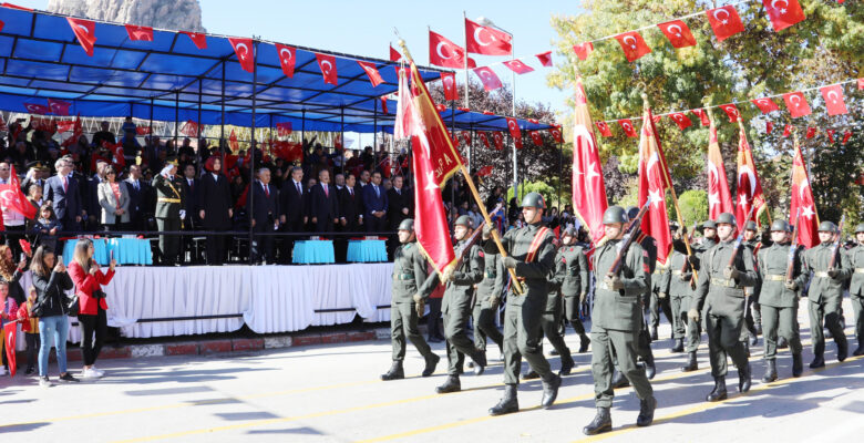 “Türkiye Cumhuriyeti’ni yarınlara taşımak en mukaddes vazifemizdir”