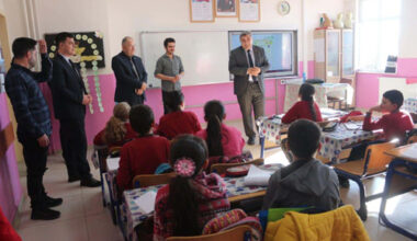 Müdür Sünnetci, Kızıldağ Ortaokulu’nda incelemelerde bulundu