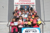 Beyyazı ilkokulu öğrencileri depremzedeler için kumbaralarını bağışladı