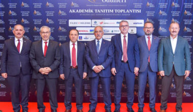 AKÜ ve AFSÜ Rektörleri İstanbul’da toplantıya katıldı